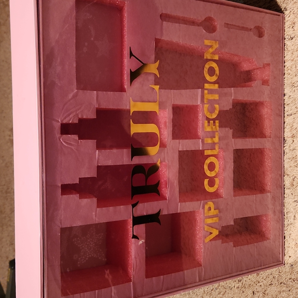 🎀Empty Truly VIP Collection Box🌙 - Picture 7 of 7